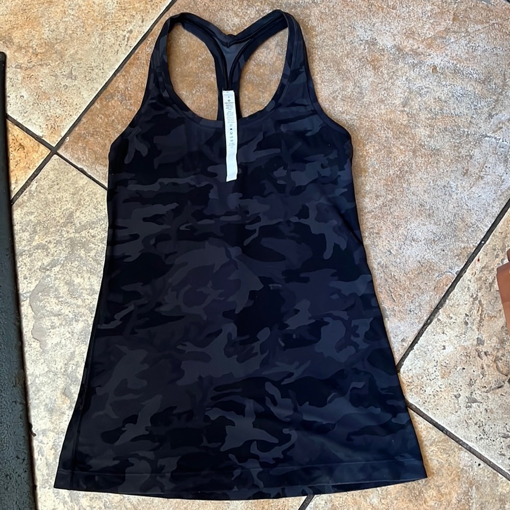 Lululemon cool racerback in camo. Size 6